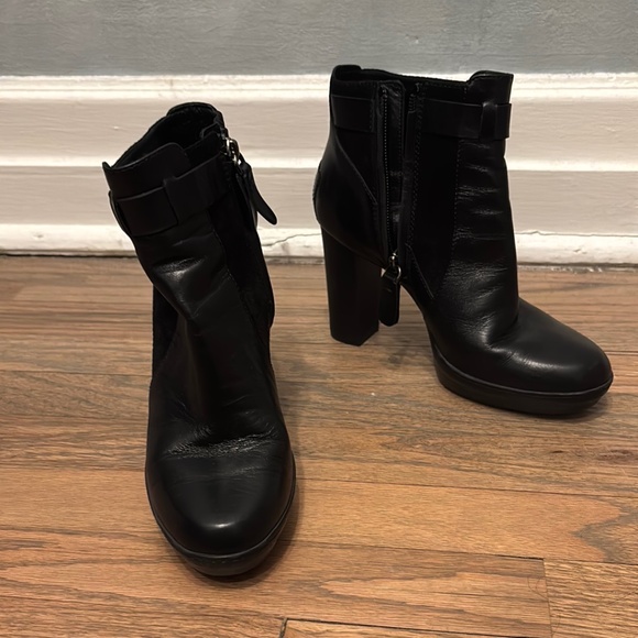 Tod’s Women's Black Ankle Boots - Picture 4 of 14